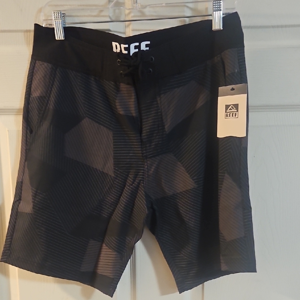REEF MENS BURMAN BOARDSHORT: BLAC/GRAY: NEW WITH TAGS: SIZE 30
